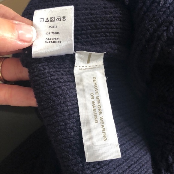 Loft Navy Cold Shoulder Cable Knit Sweater Sz M - Picture 8 of 8